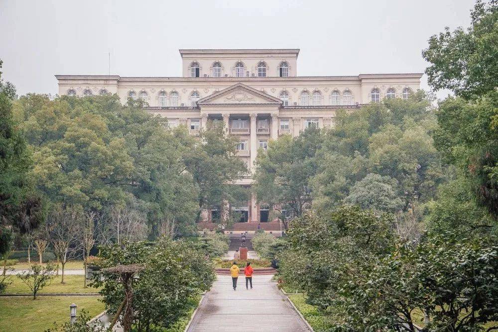 2020男子举重冠军_举重男子冠军李发彬_举重男子冠军石智勇