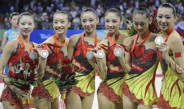 2020男子举重冠军_举重男子冠军石智勇_举重男子冠军李发彬