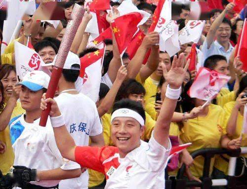 举重男子冠军石智勇_举重男子冠军李发彬_2020男子举重冠军