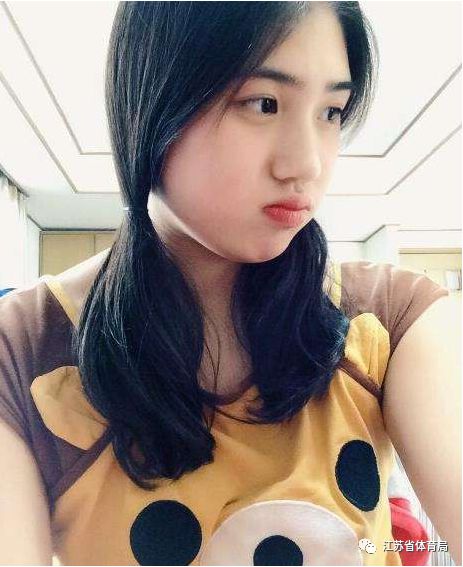 游泳女队教练_游泳教练师资介绍_游泳比赛冠军女教练员名单