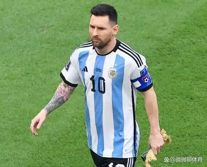 去年足球杯世界冠军_以前足球杯冠军世界是哪个国家_以前足球世界杯冠军是谁