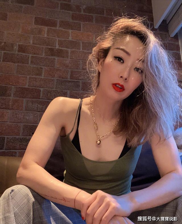 明星健身暴汗照片_暴汗健身图片_暴汗健身明星照片高清