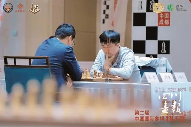 体操大学男生身高要求_男大学生体操_体操大学男生体重标准