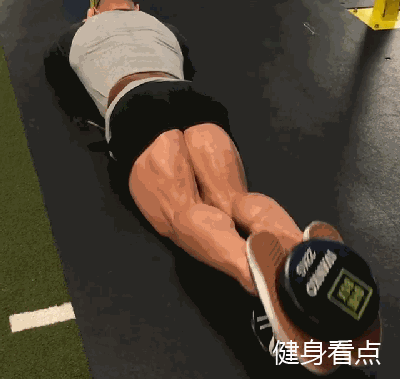 蹲腿锻炼_蹲腿有什么好处_健身蹲腿的好处
