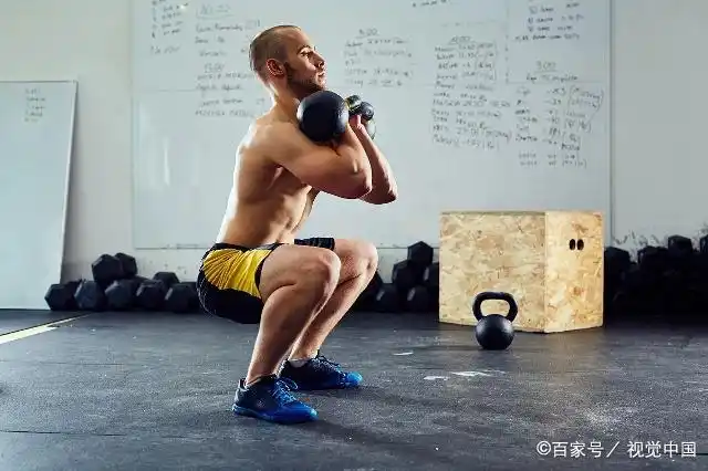 蹲腿锻炼_健身蹲腿的好处_蹲腿好处健身吗