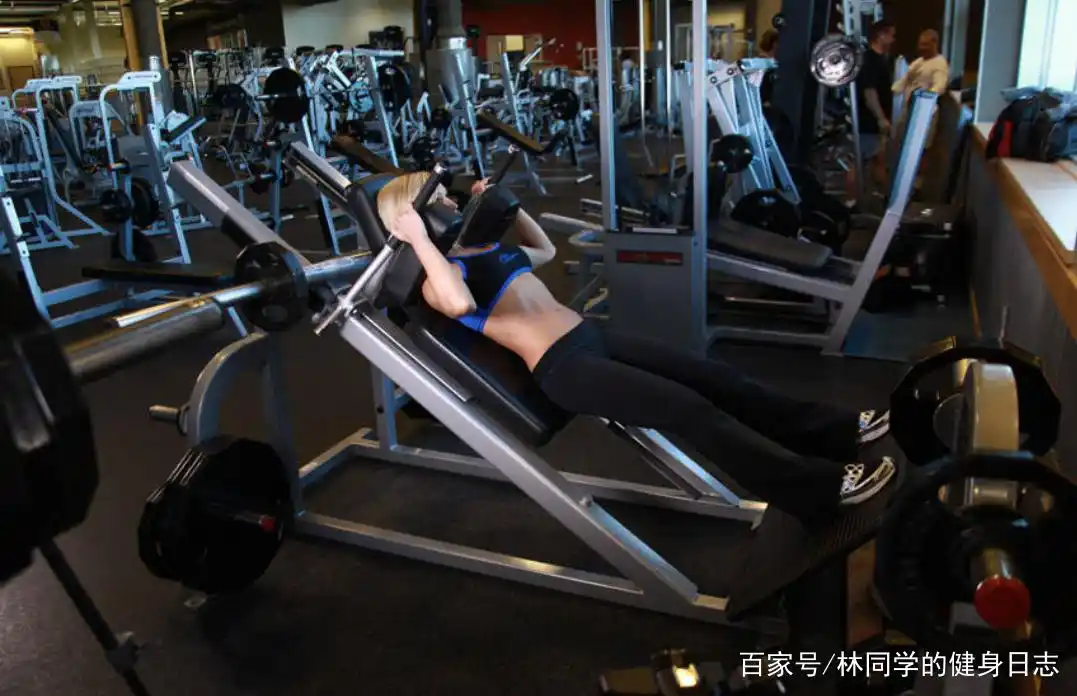 蹲腿好处健身吗_健身蹲腿的好处_蹲腿锻炼