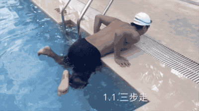 游泳从漂浮到站立技巧是什么_游泳如何站立漂浮_站立游泳技巧视频教程