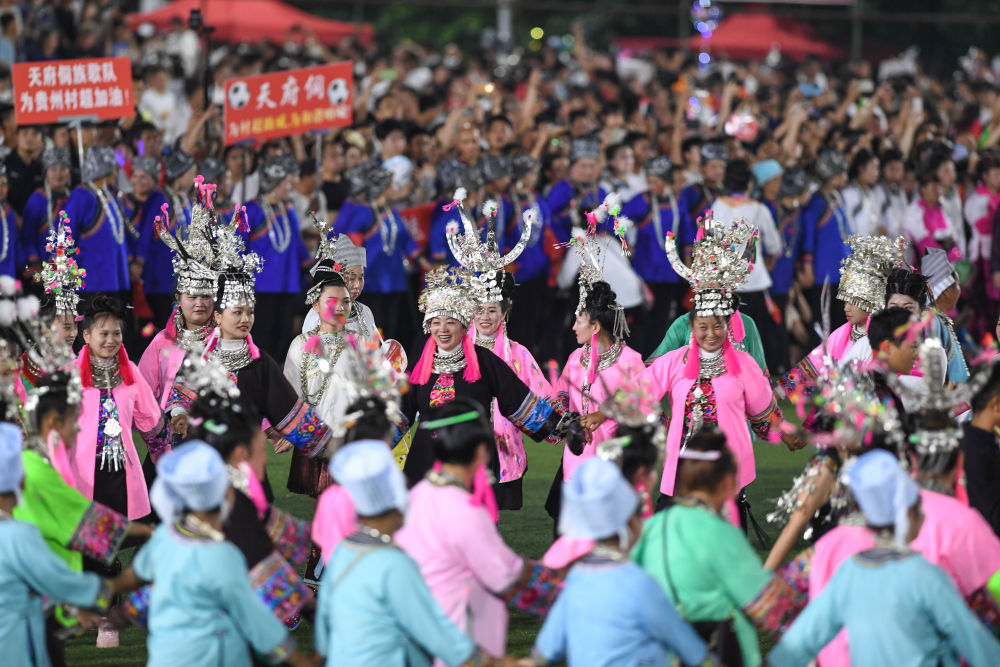 篮球过跨_少年篮球赛跨球场进球规则_篮球赛跨步过人方法