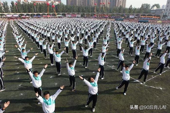 国外学生广播体操_体操广播国外学生视频_体操广播国外学生是谁
