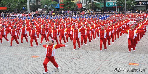 体操广播国外学生视频_体操广播国外学生是谁_国外学生广播体操