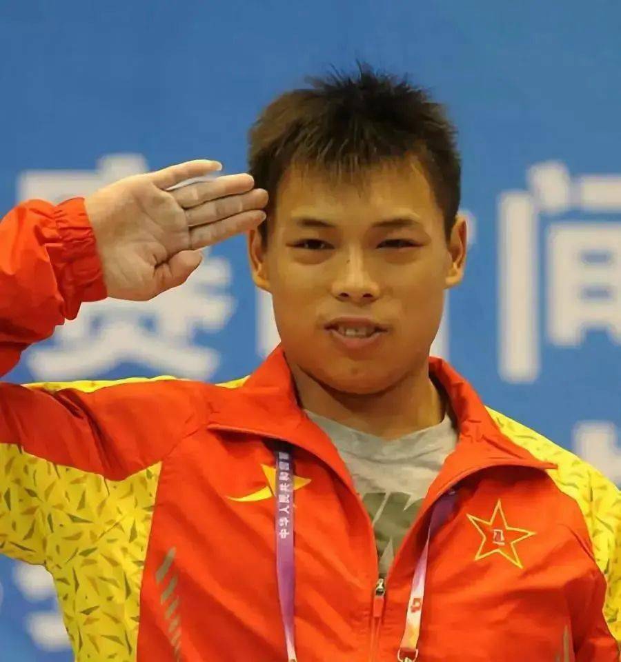 举重运动员谌利军夺冠_举重冠军谌利军奖励了啥_2021举重金牌获得者谌利军