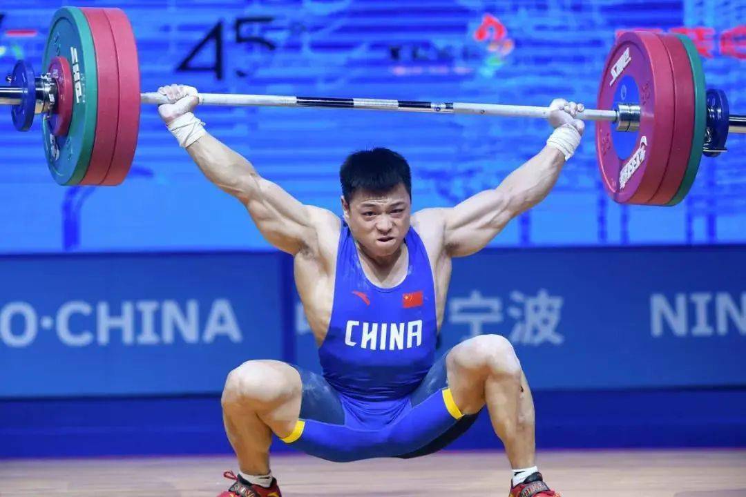举重冠军谌利军奖励了啥_2021举重金牌获得者谌利军_举重运动员谌利军夺冠